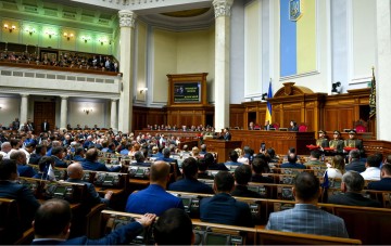 Володимир Зеленський заявив про розпуск Верховної Ради та закликав Кабмін піти у відставку