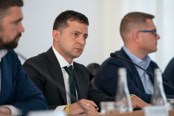 Жодні «схеми» не допоможуть уникнути відповідальності – Президент про боротьбу з незаконним видобутком бурштину