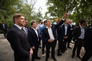 Володимир Зеленський: Якість робіт на Новому мосту у Дніпрі оцінить спеціальна комісія