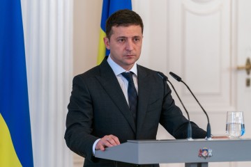 Україна зацікавлена у поверненні незаконно виведених у Латвію активів українських екс-чиновників – Президент