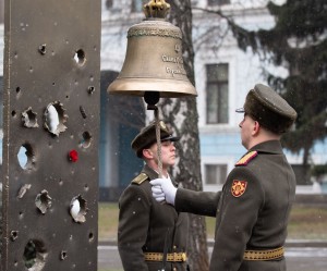 Президент України Володимир Зеленський взяв участь у заходах з ушанування пам’яті військовослужбовців, які в цей день 2015 року загинули при обороні Донецького аеропорту під час війни на сході України, 21 січня 2020 року