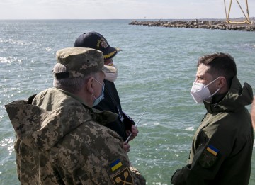 Володимир Зеленський ознайомився з планом розбудови бази «Схід» ВМС України у Бердянську