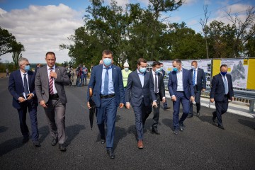 Президент на Черкащині: Наступного року програма «Велике будівництво» буде доповнена мостами та шляхопроводами