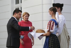 Офіційна церемонія зустрічі Президента України Володимира Зеленського, який прибув до Словацької Республіки з офіційним візитом, 24 вересня 2020 року