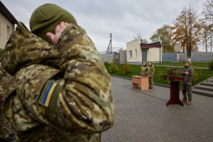 Під час робочої поїздки на Луганщину Президент України Володимир Зеленський відвідав відділення інспекторів прикордонної служби «Розсипне» та поспілкувався з прикордонниками, 7 листопада 2020 року