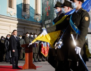 Президент Володимир Зеленський взяв участь в урочистостях з нагоди Дня Збройних сил України, вручив державні нагороди та присвоїв почесні найменування військовим частинам, 6 грудния 2020 року