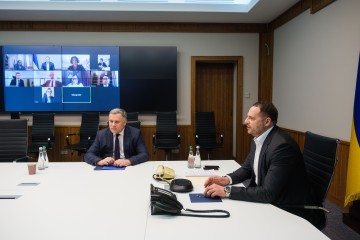 Андрій Єрмак зустрівся з послами країн G7 та ЄС і закликав їх підтримати Україну в її прагненні повернутися до режиму припинення вогню на Донбасі