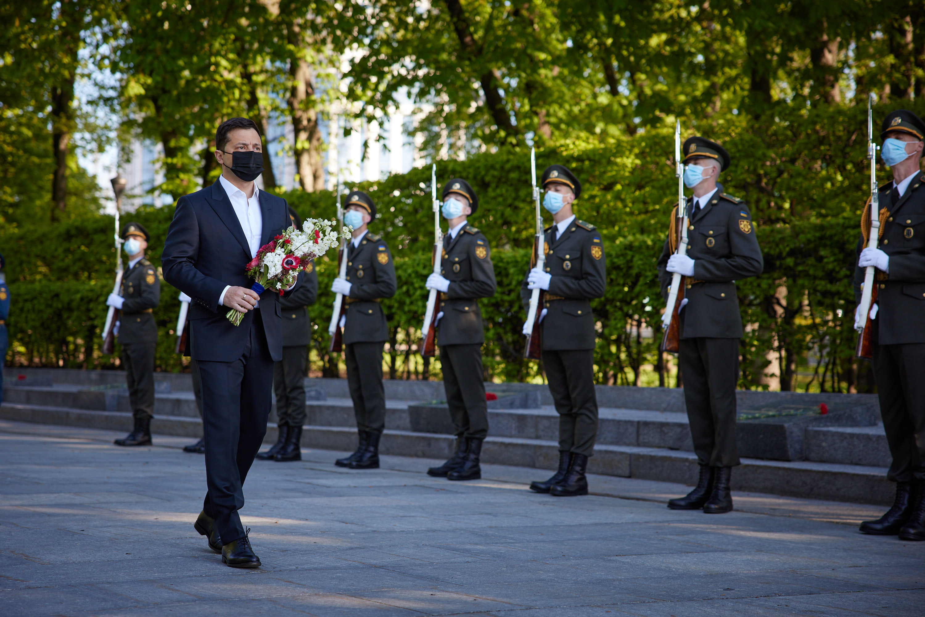 president-visited-the-national-museum-of-the-history-of-ukraine-in-the