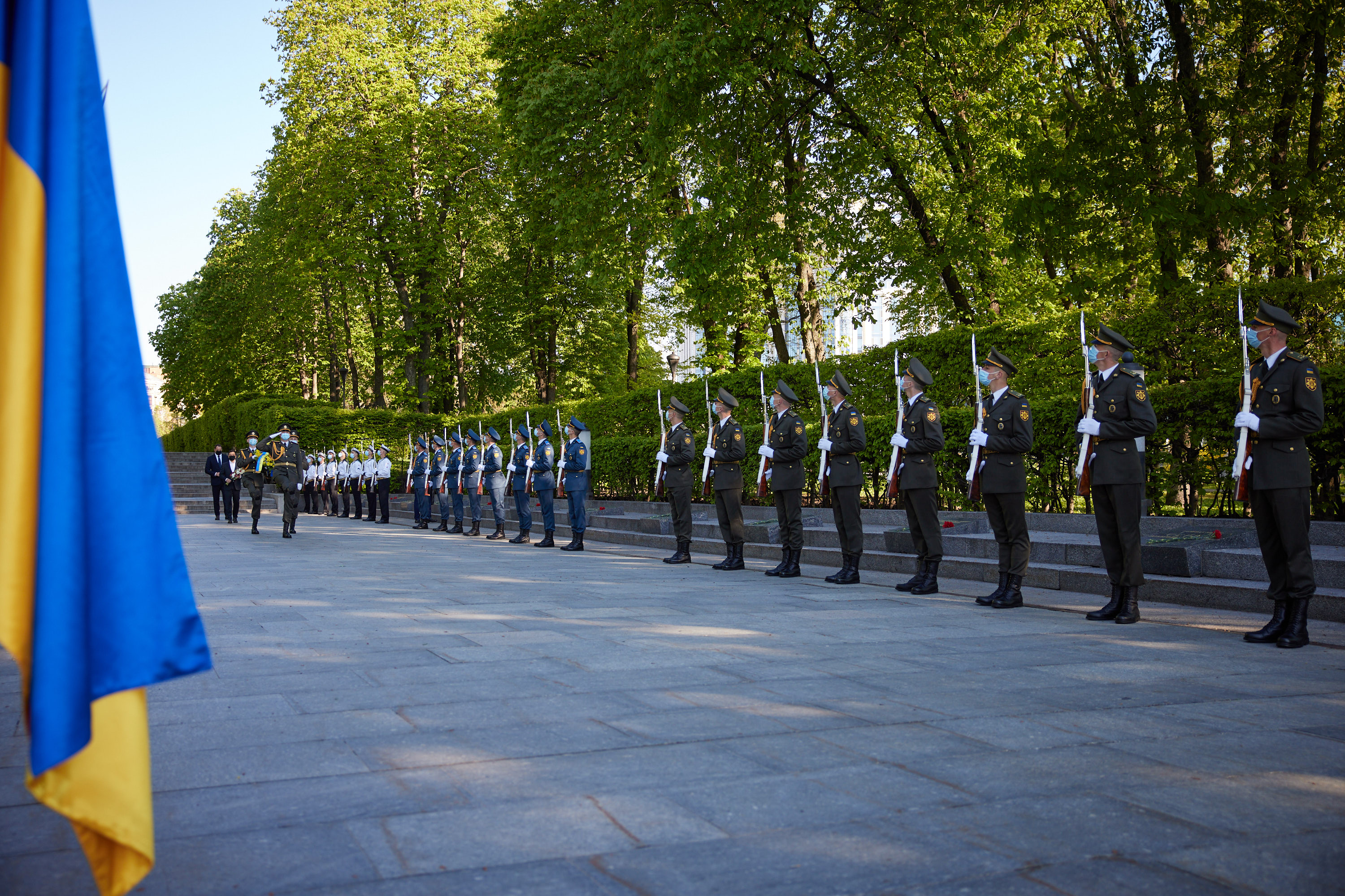 president-visited-the-national-museum-of-the-history-of-ukraine-in-the