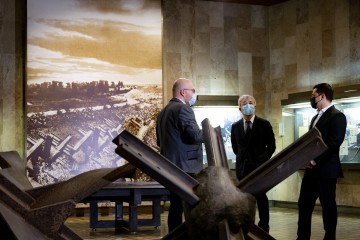 President visited the National Museum of the History of Ukraine in the Second World War and watched the expositions dedicated to the struggle of Ukrainians for their land