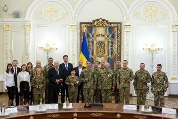 В Офісі Президента привітали працівників Держспецзв'язку з професійним святом і вручили їм державні нагороди