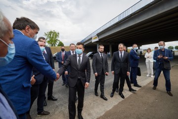 Volodymyr Zelenskyy in the Dnipropetrovsk region: We are building awesome roads