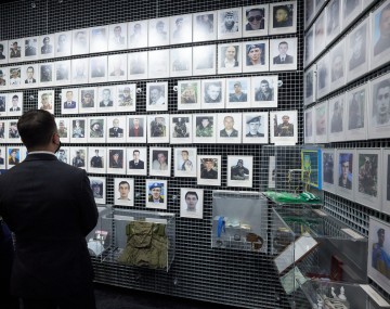 Volodymyr Zelenskyy visited a museum in Dnipro dedicated to the feat of the defenders of Ukraine