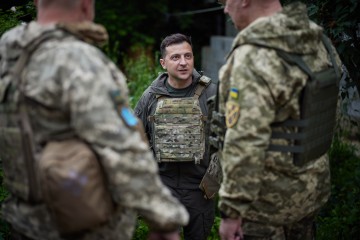 Volodymyr Zelenskyy on the frontline: I am inspired by the heroism of our military