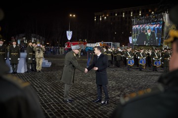 У День ЗСУ Глава держави взяв участь у передачі нового озброєння та техніки військовим підрозділам