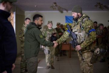 На Харківщині Президент нагородив українських захисників