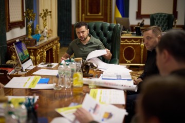 Volodymyr Zelenskyy holds meeting devoted to energy supply security