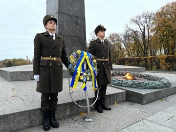 President honored the memory of the soldiers who gave their lives during the expulsion of the Nazis from Ukraine