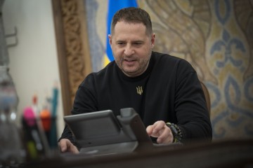 Андрій Єрмак провів телефонну розмову з міністром підприємств та виробництва Італії