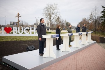 Людство має пам’ятати кожне українське місто, героїзм і стійкість яких дають майбутнє всім, хто цінує життя – Президент із нагоди річниці деокупації Бучі