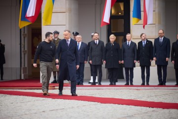 Україна вважає Польщу не лише своїм партнером, а й другом навіки – Володимир Зеленський за результатами зустрічі з Анджеєм Дудою у Варшаві