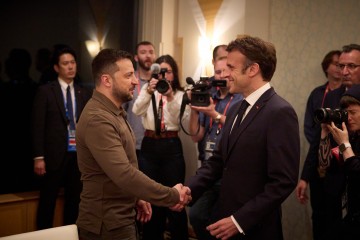 During visit to Japan Volodymyr Zelenskyy meets with Emmanuel Macron