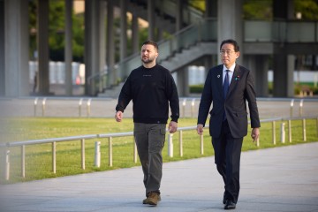 President visited the Hiroshima Peace Memorial Museum and laid flowers at the memorial to the victims of the atomic bombing