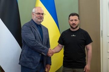 Володимир Зеленський за результатами переговорів з Аларом Карісом у Києві: Можемо разом підготувати більше потужних кроків на фронті