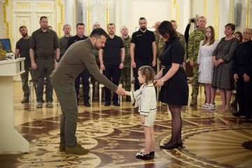 President handed over the Gold Star Orders to the families of the fallen Heroes of Ukraine and presented other state awards