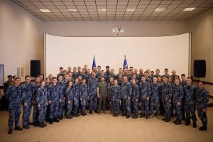 В Одесі Президент Володимир Зеленський узяв участь у заходах з нагоди Дня Військово-Морських сил Збройних Сил України, зокрема зустрівся з курсантами Інституту Військово-Морських сил Національного університету «Одеська морська академія» та вручив державні нагороди й бойові прапори, 2 липня 2023 року. 