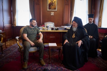 Volodymyr Zelenskyy meets with Ecumenical Patriarch Bartholomew in Istanbul