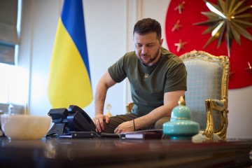 Volodymyr Zelenskyy in Türkiye talks by phone with government head of the Netherlands