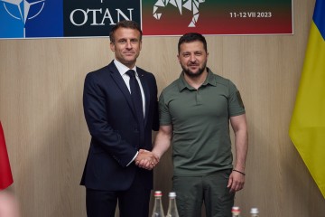 Volodymyr Zelenskyy met with Emmanuel Macron in Vilnius