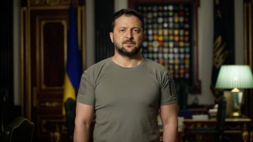 Усмішка кожної дитини, кожен урок, який сьогодні провели українські вчителі, – це доказ, що Україна точно витримає – звернення Президента