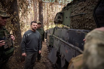 Президент України відвідав розташування бригад, які виконують бойові завдання на ділянці Куп’янськ – Лиман