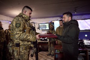 Президент України Володимир Зеленський відвідав передовий контрольно-спостережний пункт 110-ї окремої механізованої бригади імені генерал-хорунжого Марка Безручка, яка перебуває в Авдіївці. Володимир Зеленський також вручив оборонцям Авдіївки державні нагороди. Зокрема, з рук Президента отримав орден «Золота Зірка» молодший сержант Ігор Тимощук, якому присвоєно звання Героя України, 29 грудня 2023 року.