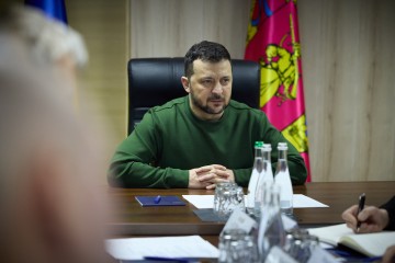 Президент провів нараду щодо безпекової ситуації в Запорізькій області