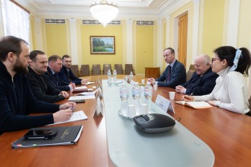 Олексій Кулеба обговорив зі спеціальним посланником уряду Німеччини процес децентралізації в Україні