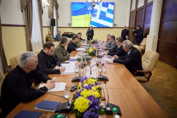 In Odesa, the President of Ukraine and the Prime Minister of Greece listened to a briefing of the military command on the security situation and discussed the strengthening of air defense of Odesa region