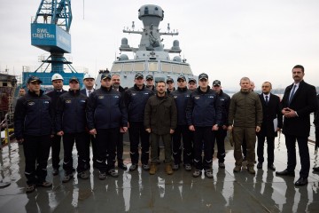 Volodymyr Zelenskyy inspected corvettes being built for Ukrainian Navy, met with Ukrainian military personnel in Istanbul