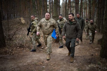 На Сумщині Володимир Зеленський відвідав розташування 117-ї окремої бригади ТрО