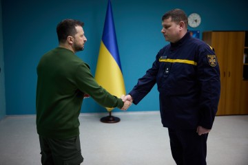 На Сумщині Володимир Зеленський нагородив людей, завдяки яким тримається регіон у час повномасштабної війни