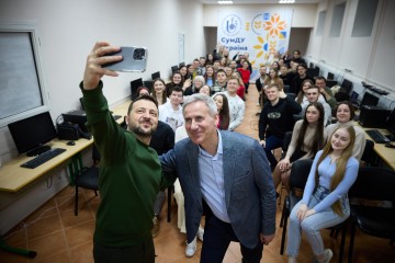 Volodymyr Zelenskyy met with the student community of Sumy University