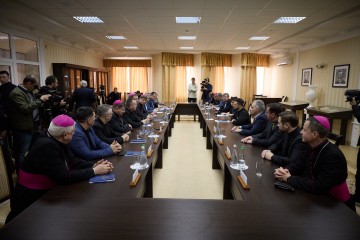 Церква має вплив на суспільство та лідерів, тому важливий діалог за кордоном – Президент на зустрічі з представниками протестантських та Римсько-католицької церков