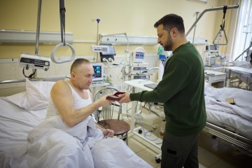 The President Honored Defenders and Medical Workers at the Military Hospital in Chernivtsi