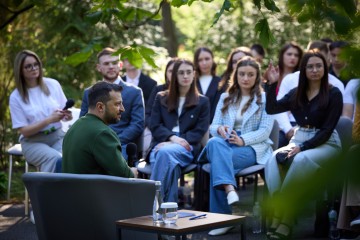 The Future of Ukraine and the Marshall Plan Analogy: the President Met with Students in Chernivtsi