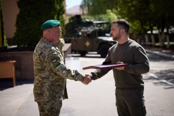 Thank You for Making Ukrainians Confident in Your Strength – the President Presented Awards to Border Guards in Khmelnytskyi Region