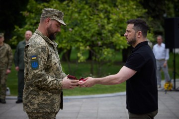 Президент вручив державні нагороди з нагоди Дня піхоти