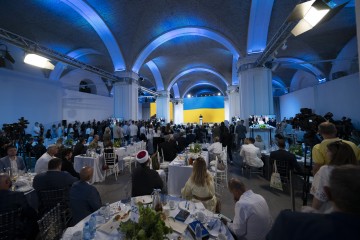 More than 800 Participants from 15 Countries Joined the National Prayer Breakfast