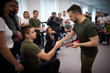 The President Visited the Hospital in the Rivne Region and Talked to the Military Being Treated There